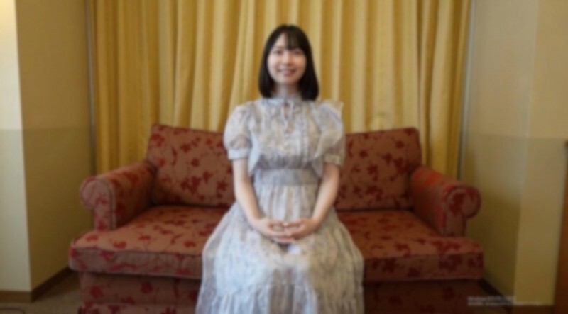 FC2-PPV-4715699 สาวตัวเล็กโดนเย็ดยกขาสูง