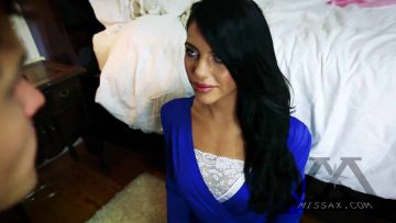 ภรรยาสาวที่ได้รับพัสดุปริศนา ควบคุมร่างกายได้โดยลูกเลี้ยง