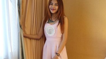 น้องใหม่สาวแสนซนเปิดท่วงท่าสุดตราตรึงกับฝรั่ง