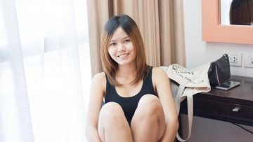 น้องหวานสาวน่ารักเปิดเกมรักอันดุเดือดกับหนุ่มฝรั่ง