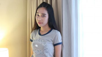 สาวน่ารักน้องมอ หุ่นอย่างเด็ดหน้าเย็ดจริงๆ กับบรรยากาศเร้าใจในรีสอร์ท