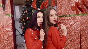 วันคริสต์มาสของ Reislin และ Sola Zola สองสาวสุดแซ่บในคืนหรรษา