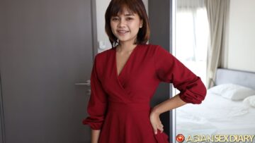 น้องพร สาวไทยชอบอมควยวันนี้เลยเจอของใหญ่ทั้งได้โม๊คทั้งได้เย็ด