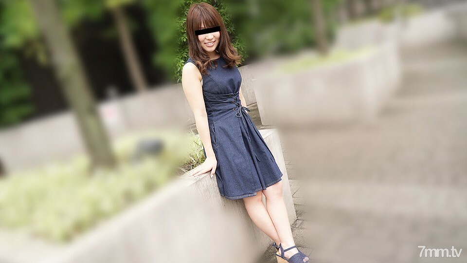 011220-01 สาวผมดำหุ่นบาง