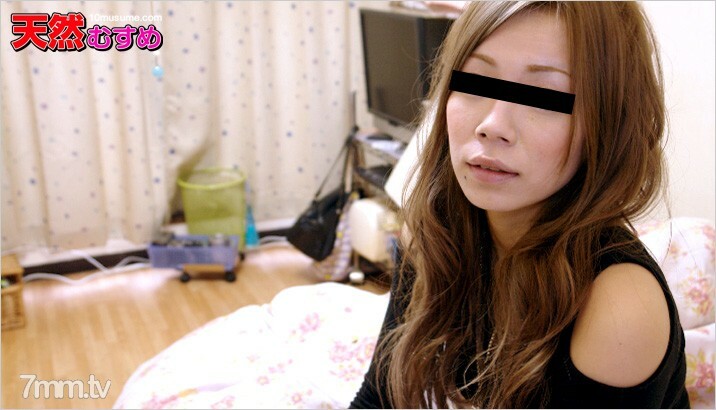 070612-01 สาวผิวแทนเย็ดกลางป่า