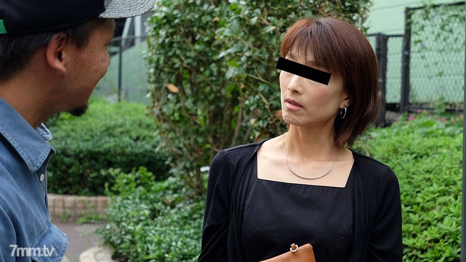 082118-322 สาวผมยาวโดนรุม