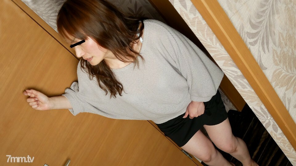 082419-157 สาวผมสั้นร่านหี