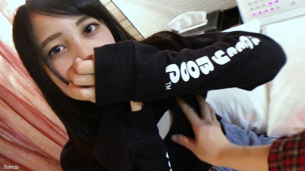 FC2-PPV-1058849 สาวผมสั้นช่วยตัวเอง