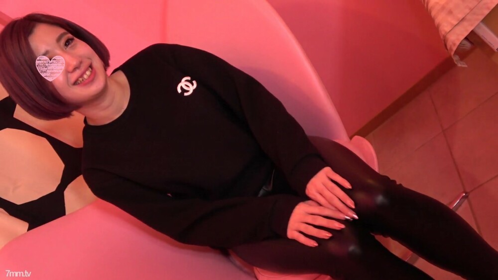 FC2-PPV-1063828 สาวตัวเล็กโดนเย็ดรถไฟ