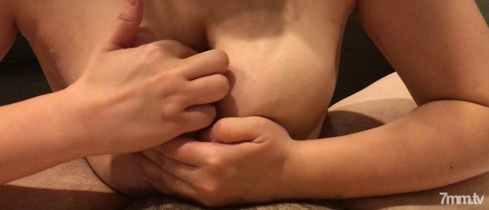 FC2-PPV-1088502 สาวน้อยหีแรกเย็ด