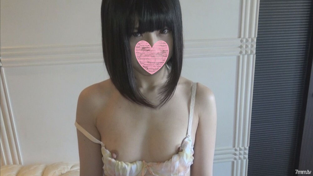 FC2-PPV-1112499 สาวเซ็กซี่โดนรุมชักว่าว