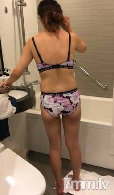 FC2-PPV-1189676 หีเนียนโดนกระแทกแตกคู