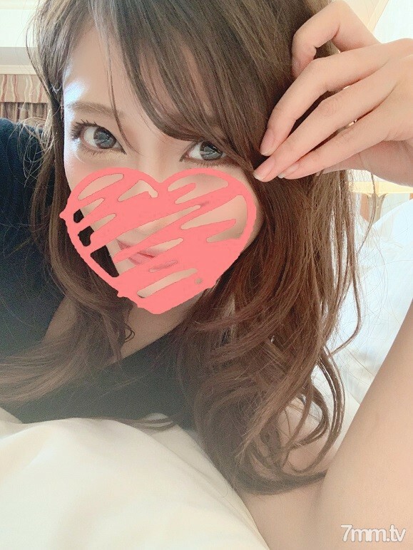 FC2-PPV-1194618 สาวสวยตูดใหญ่เงี่ยนน้ำ