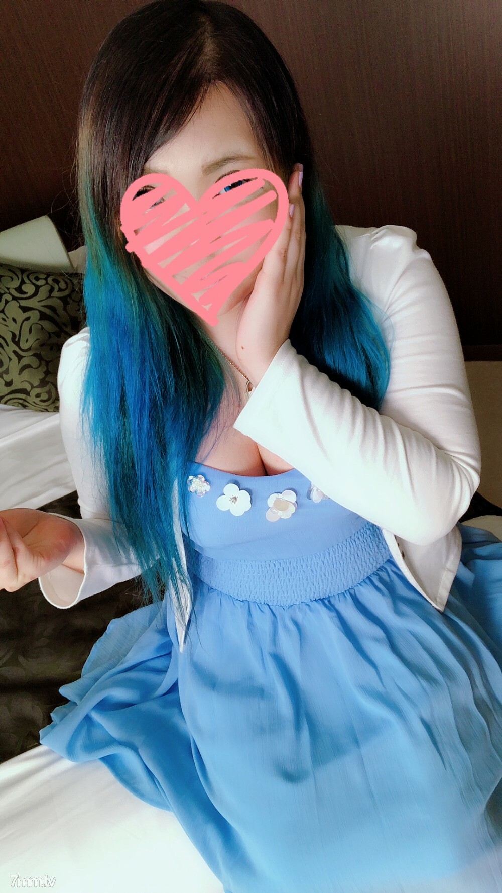 FC2-PPV-1209275 สาวน้อย โดนเย็ดร้องลั่น