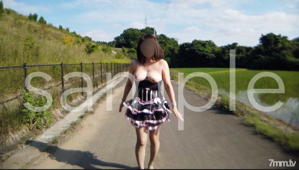 FC2-PPV-1210828 สาวน่ารักหุ่นฟิตโดนเย็ดสดแตกใน