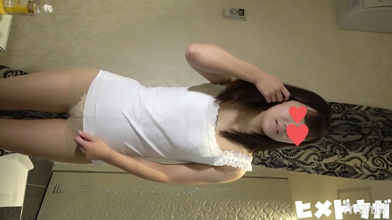 FC2-PPV-1217012 สาวผมสั้นตูดกลมเด้ง