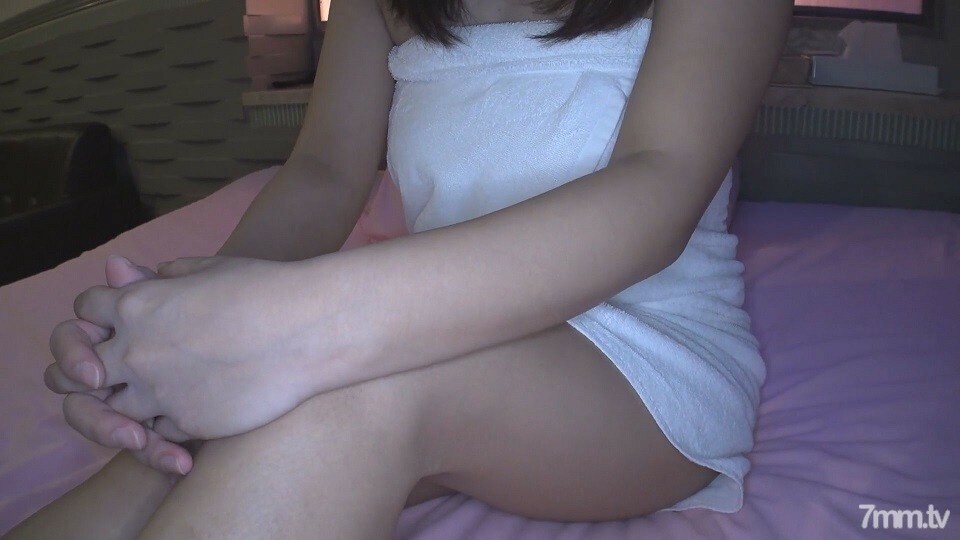 FC2-PPV-1217573 สาวอวบตูดใหญ่โดนเย็ดท่า missionary