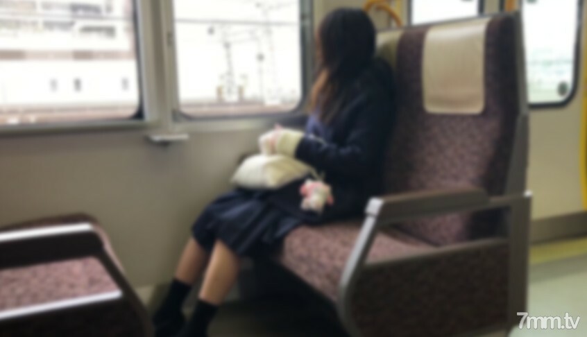 FC2-PPV-1280029 สาวน่ารักครางดังเย็ดสด