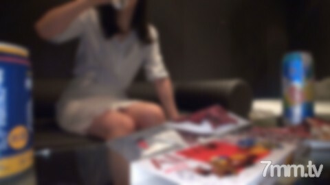 FC2-PPV-1317097 สาวออฟฟิศโดนรุมในลิฟต์