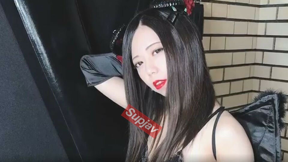 FC2-PPV-1347256 สาวน้อยร้องดังโดนเย็ดรูคู่