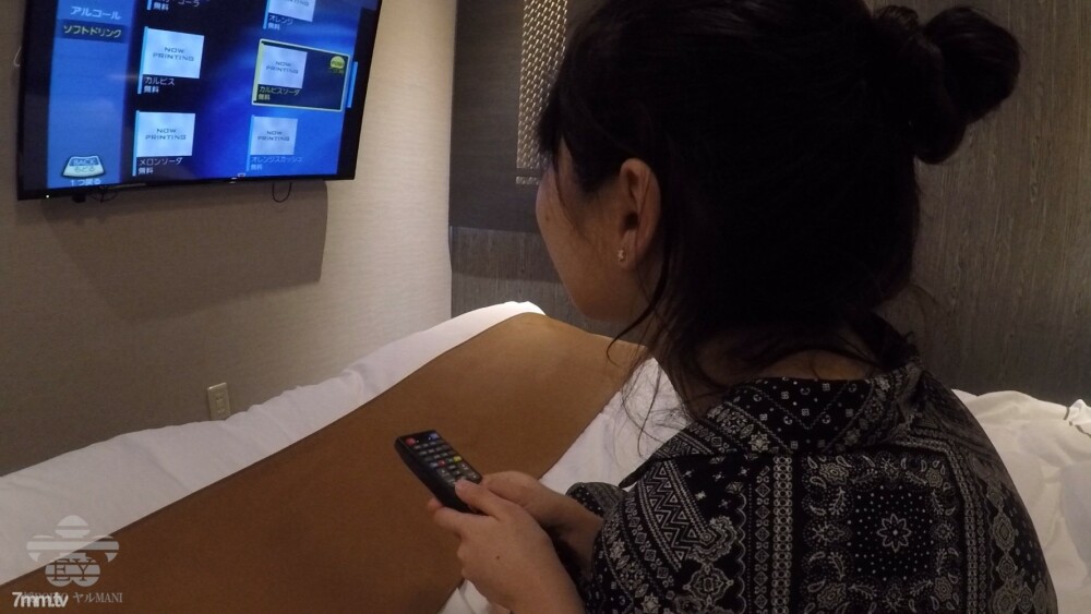 FC2-PPV-1350809 สาวผิวแทนตูดกลมเย็ดสด