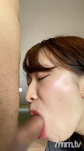 FC2-PPV-1371288 สาวผมดำตาโตครางดัง