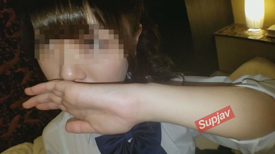 FC2-PPV-1388413 สาวน้อยน่ารักโดนเย็ดสด