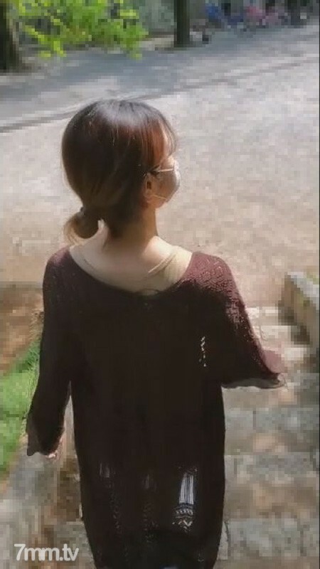 FC2-PPV-1422415 หีฟิตสาวอวบเย็ดโหด