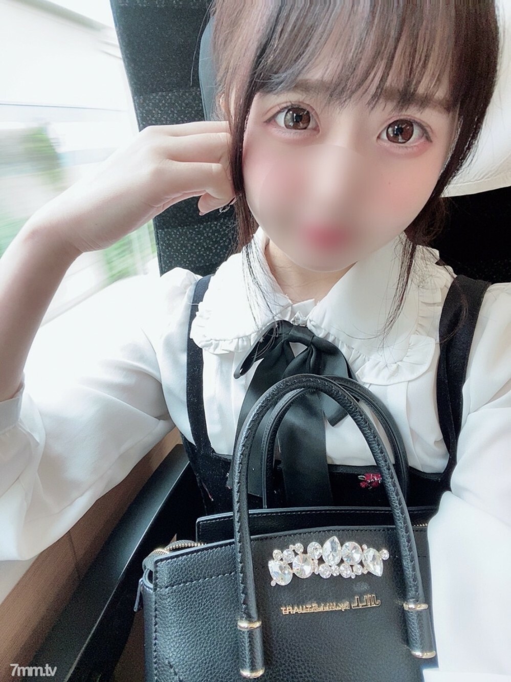 [FC2-PPV-1424345] สาวน่ารักโดนถล่มรูทั้งหมด