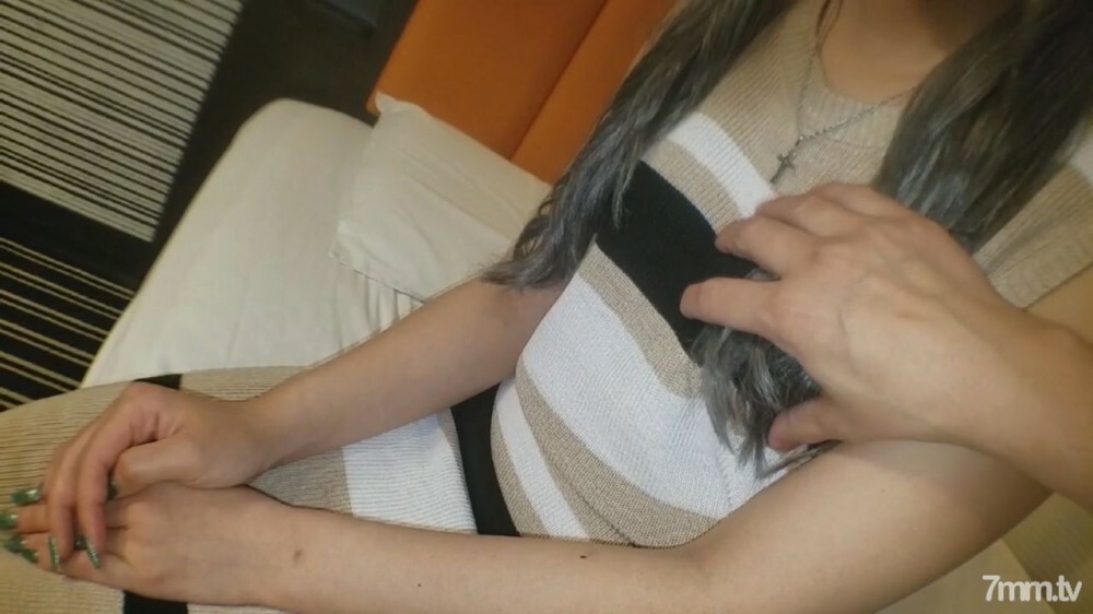 FC2-PPV-1427555 สาวน้อยตัวเล็กเย็ดมันส์ไม่ยั้ง