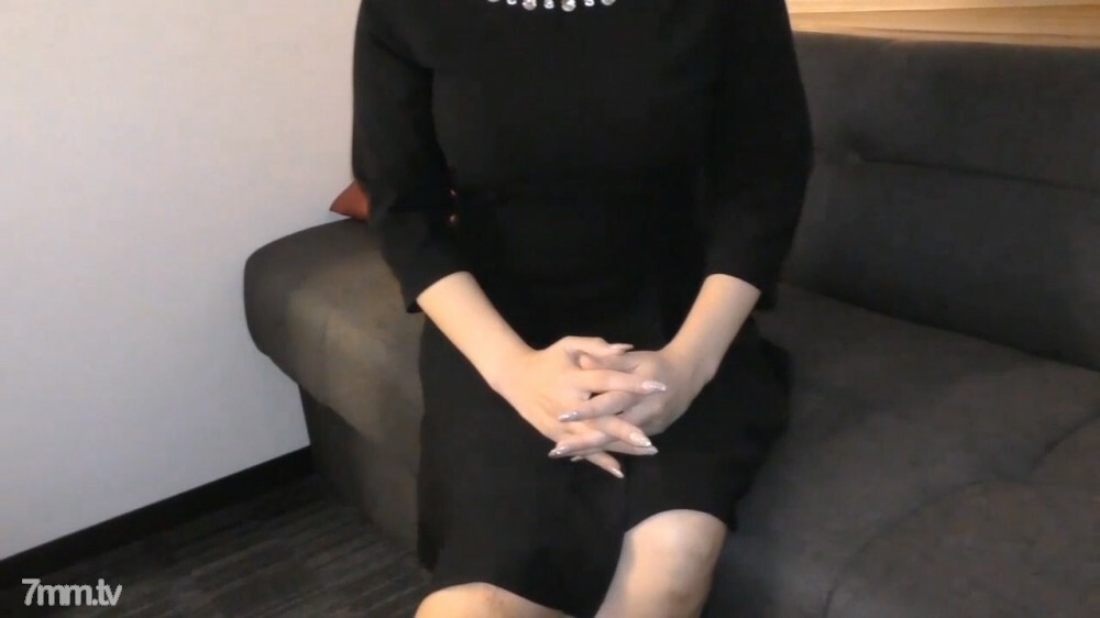 FC2-PPV-1483924 สาวใหญ่หุ่นน่าเย็ดโดนรุมมันส์