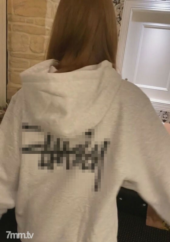 FC2-PPV-1519033 สาวผมดำ โดนซอยแรงคาห้อง