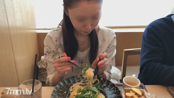 FC2-PPV-1557875 สาวนมเด้งเย็ดหลายท่า