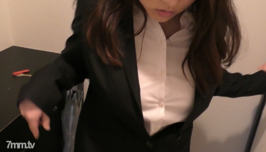 FC2-PPV-1585540 สาวผมสั้นหีสวยโดนเย็ดสด