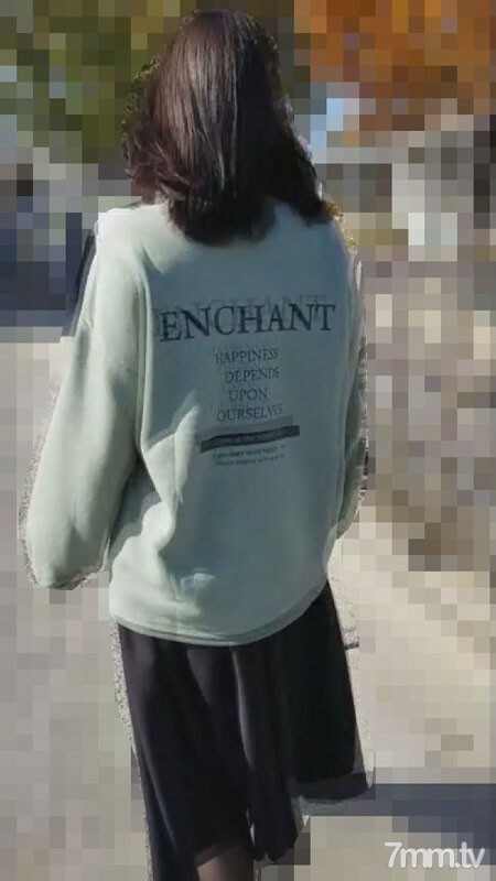 FC2-PPV-1613859 สาวตูดใหญ่โยกเย็ดแบบดุเดือด