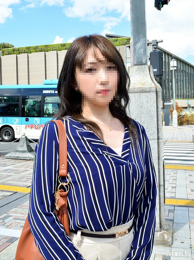 FC2-PPV-1621115 นักศึกษาสาวโดนล่อ