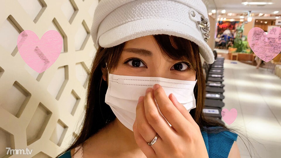 FC2-PPV-1626061 สาวผมสั้นเย็ดสดแตกคารู