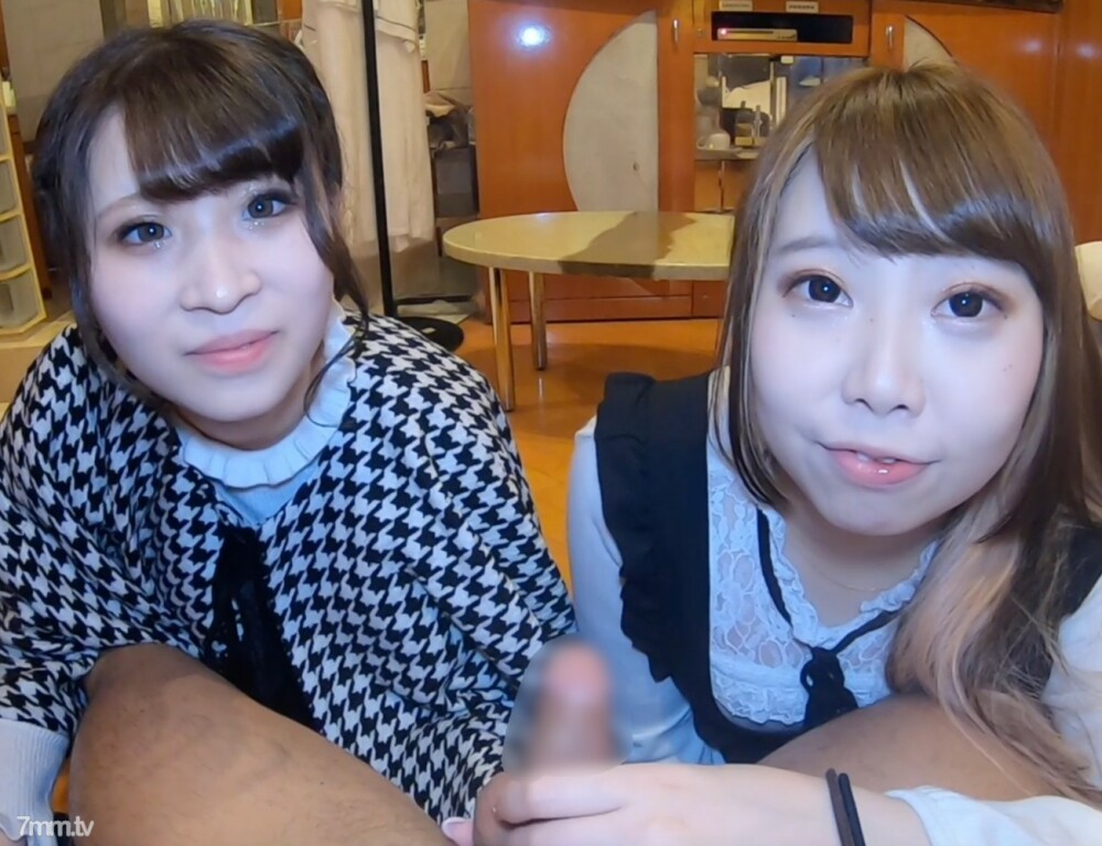 FC2-PPV-1629807 สาวอวบเย็ดสดแตกคาหี