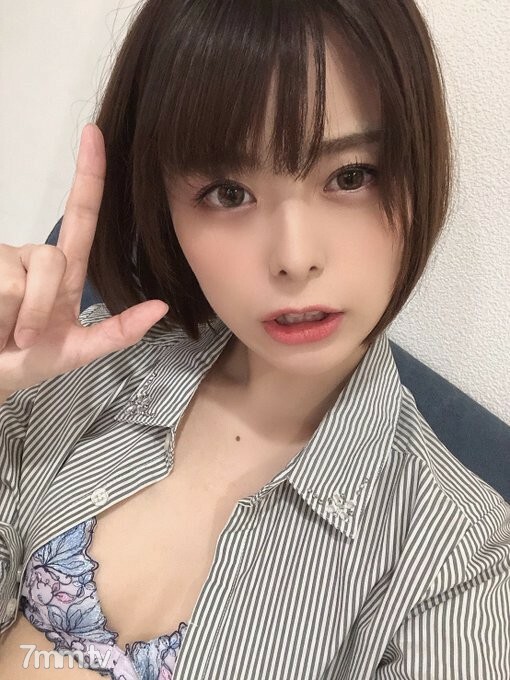 FC2-PPV-1657777 สาวหุ่นดีขย่มน้ำแตก