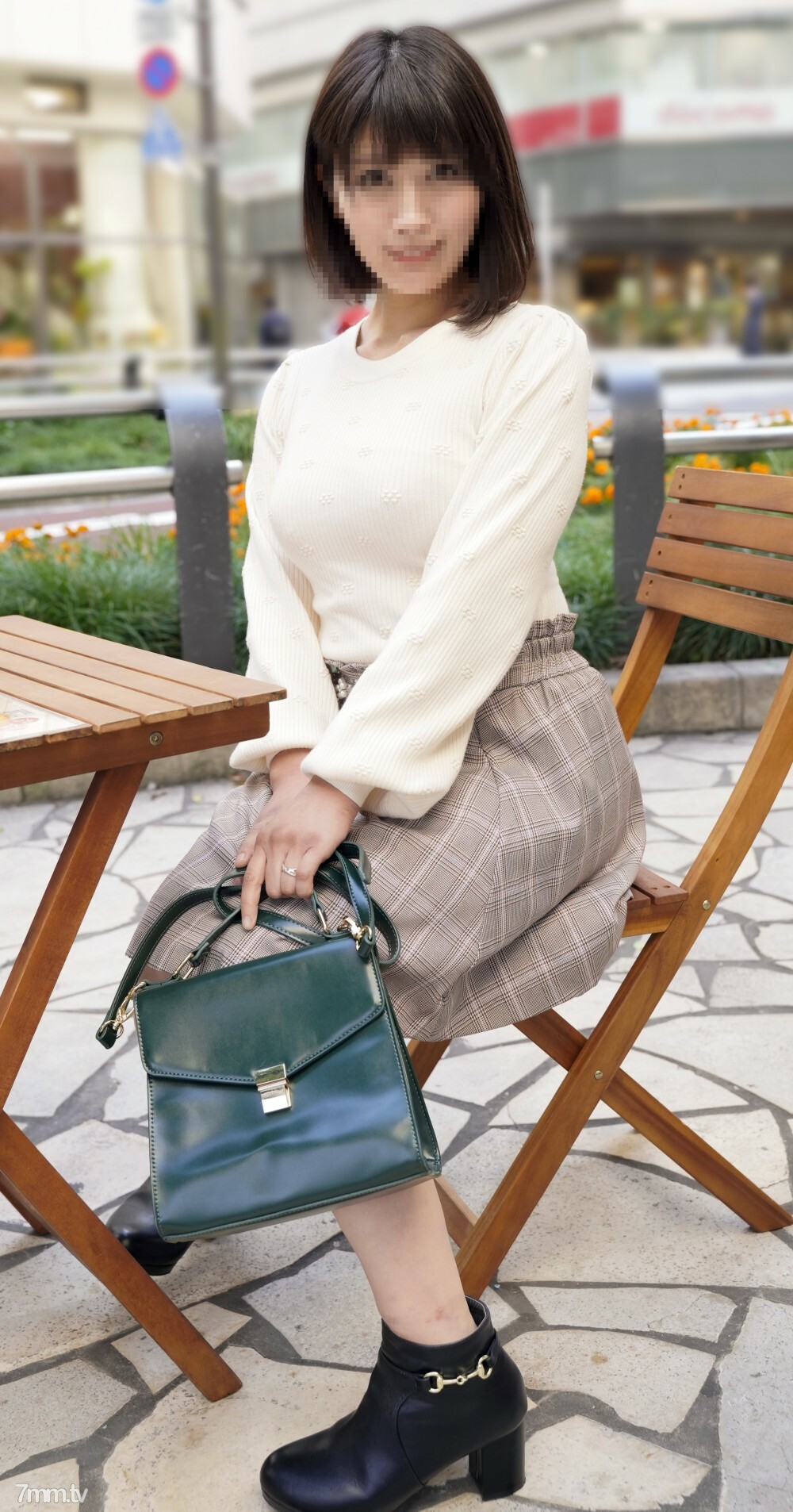 FC2-PPV-1659217 สาวน่ารักตูดกลมโดน raw