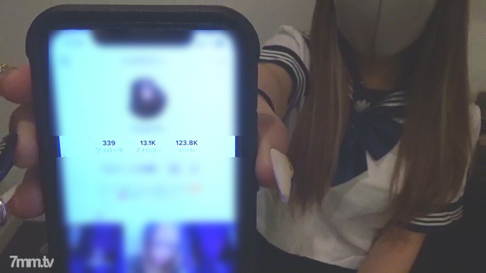 FC2-PPV-1682878 สาวเล็กโดนเย็ดท่าหมา