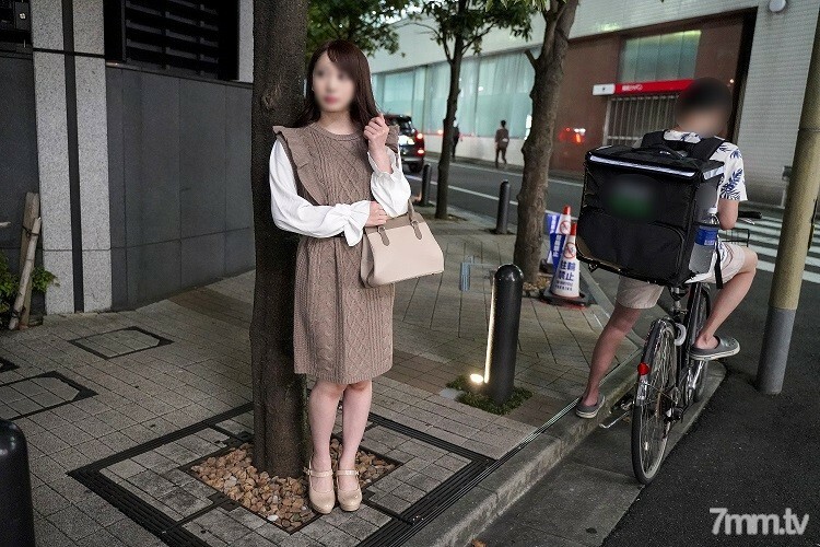 FC2-PPV-1702530 สาวน่ารักโชว์นมใหญ่เด้งกระแทกแรง