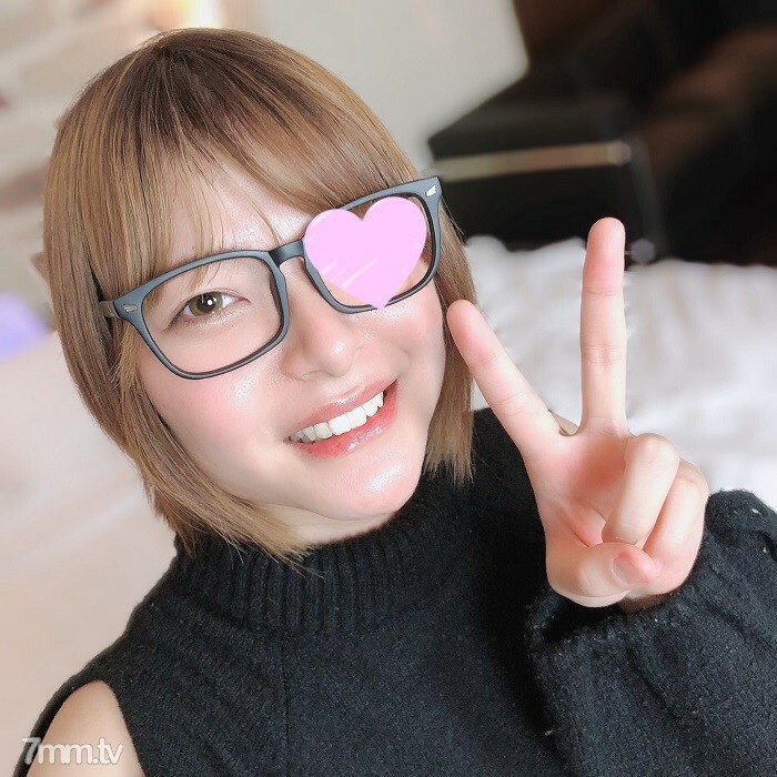 FC2-PPV-1754413 สาวเล็กช่วยตัวเองเมา