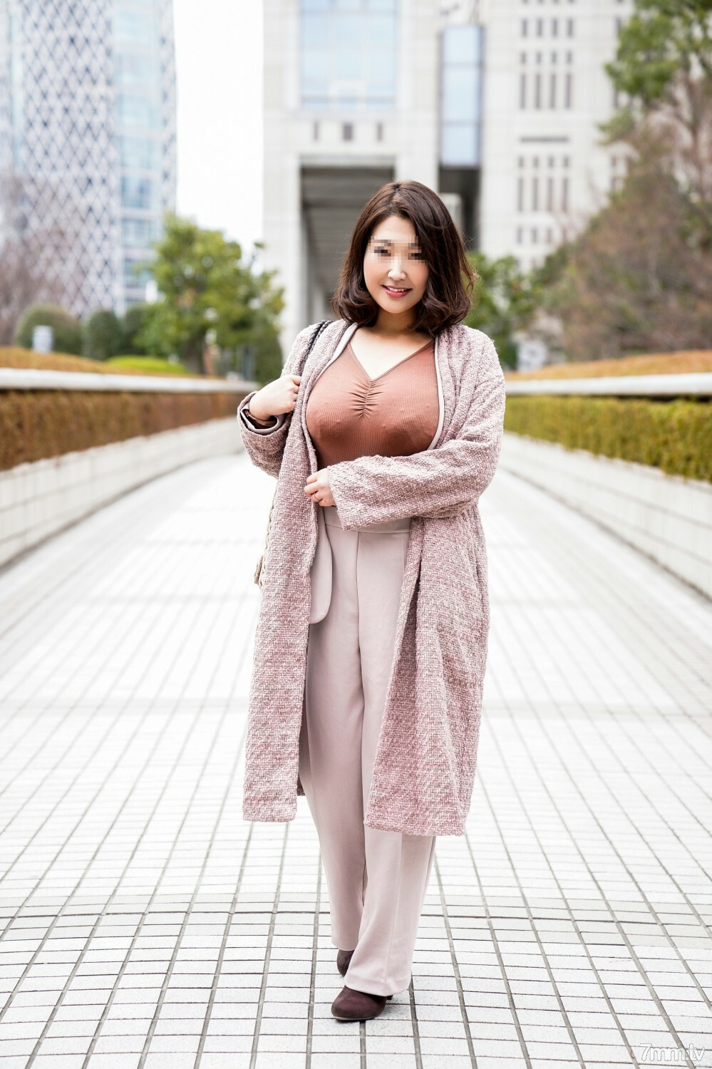 FC2-PPV-1809270 สาวผมดำเย็ดดุเดือดคืนนี้