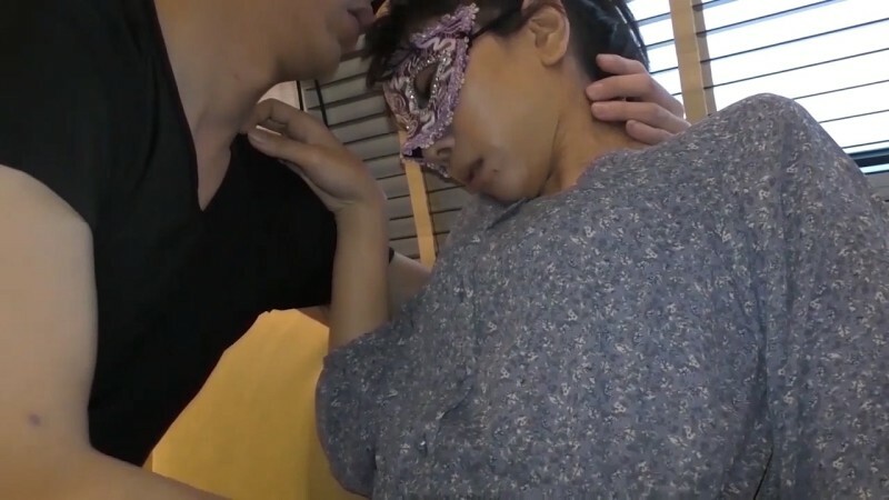 FC2-PPV-1860169 สาวอวบนมโตโดนเย็ดสด