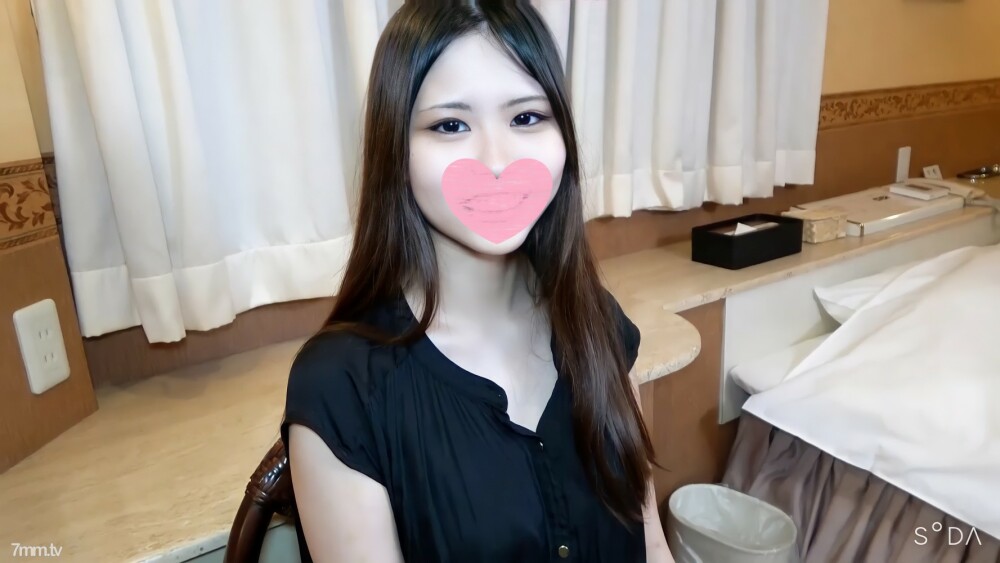 FC2-PPV-1943092 สาวน่ารักนั่งแยกขาโชว์