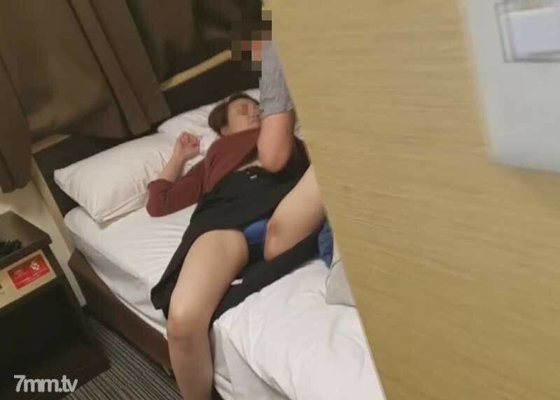 FC2-PPV-2101292 สาวเซ็กซี่ตัวเล็กโดนเย็ดสด