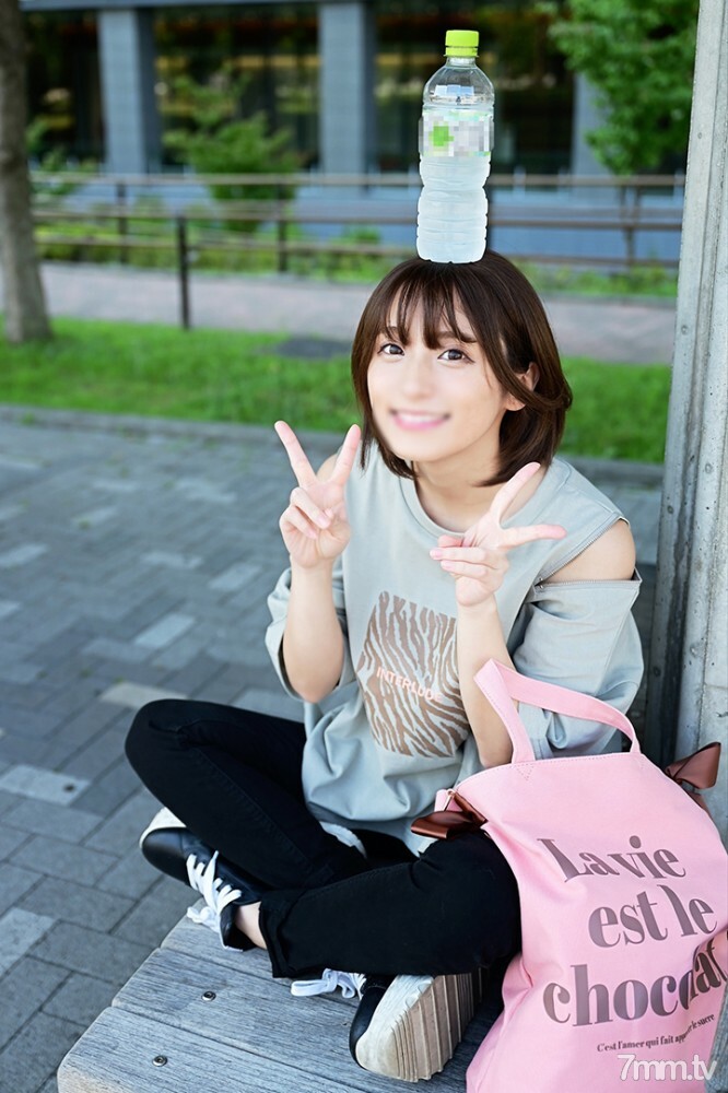 FC2-PPV-2203968 สาวใหญ่หีโหนกเย็ดมันส์