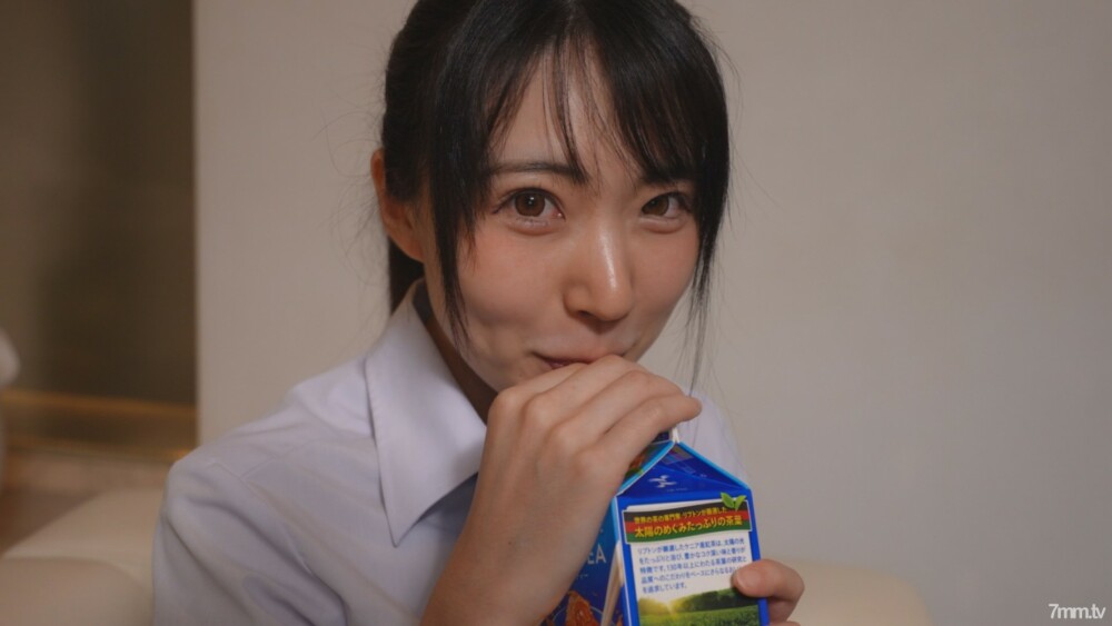 FC2-PPV-2351648 สาวน่ารักร้องครวญครางดังลั่น