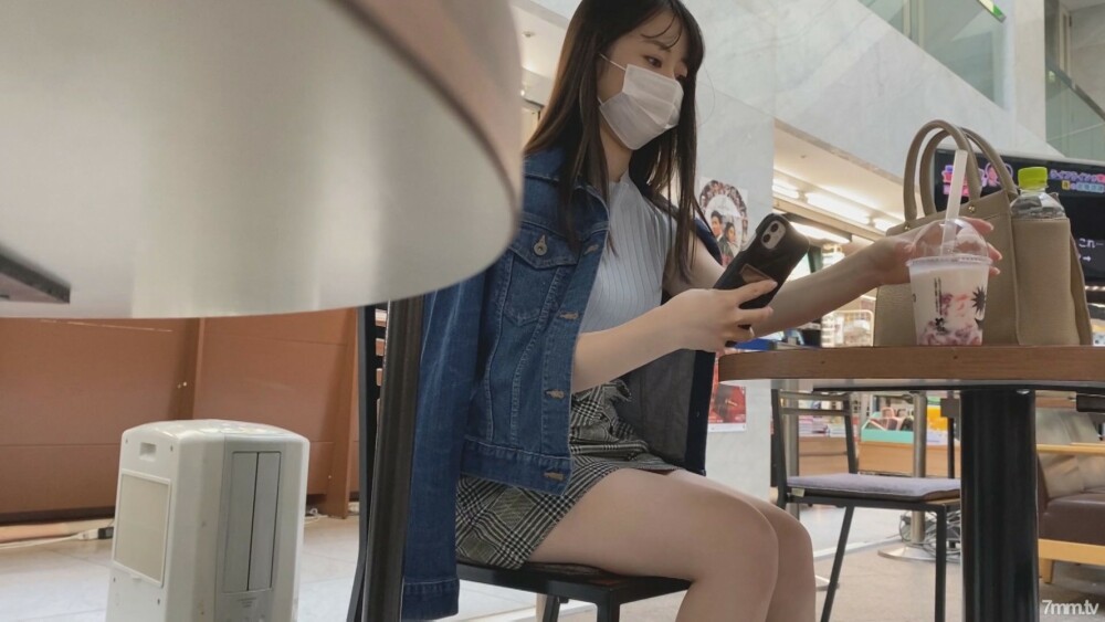 FC2-PPV-2355728 OL สาวออฟฟิศ เย็ดโต๊ะทำงาน